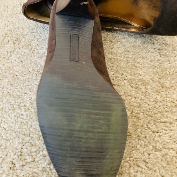 Enzo Angiolini Shoes Dark Brown Suede Enzo Angiolini Pumps 7 Poshmark